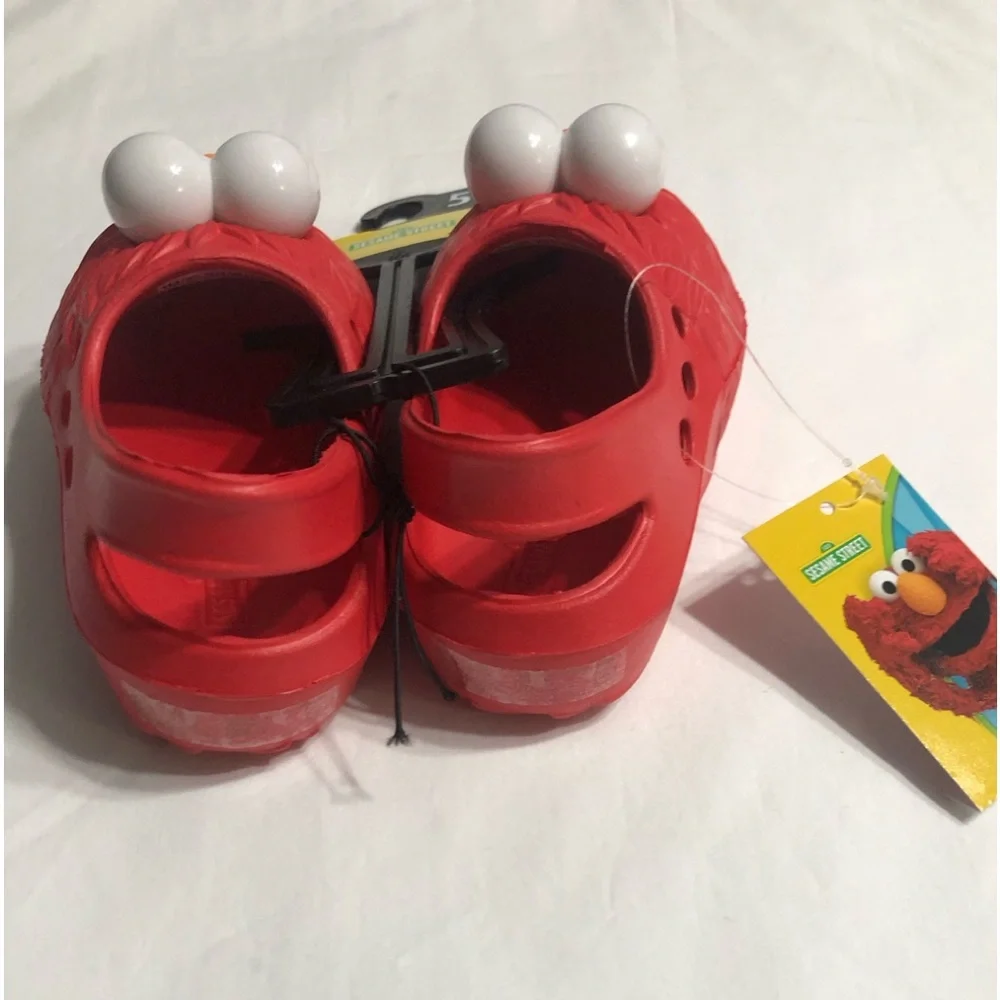 Sesame Street baby’s boy Elmo Slip on clog red. Size 5